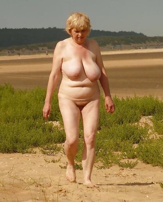 GRAND BOOBEDED BLIDE NUDIST GRANNY