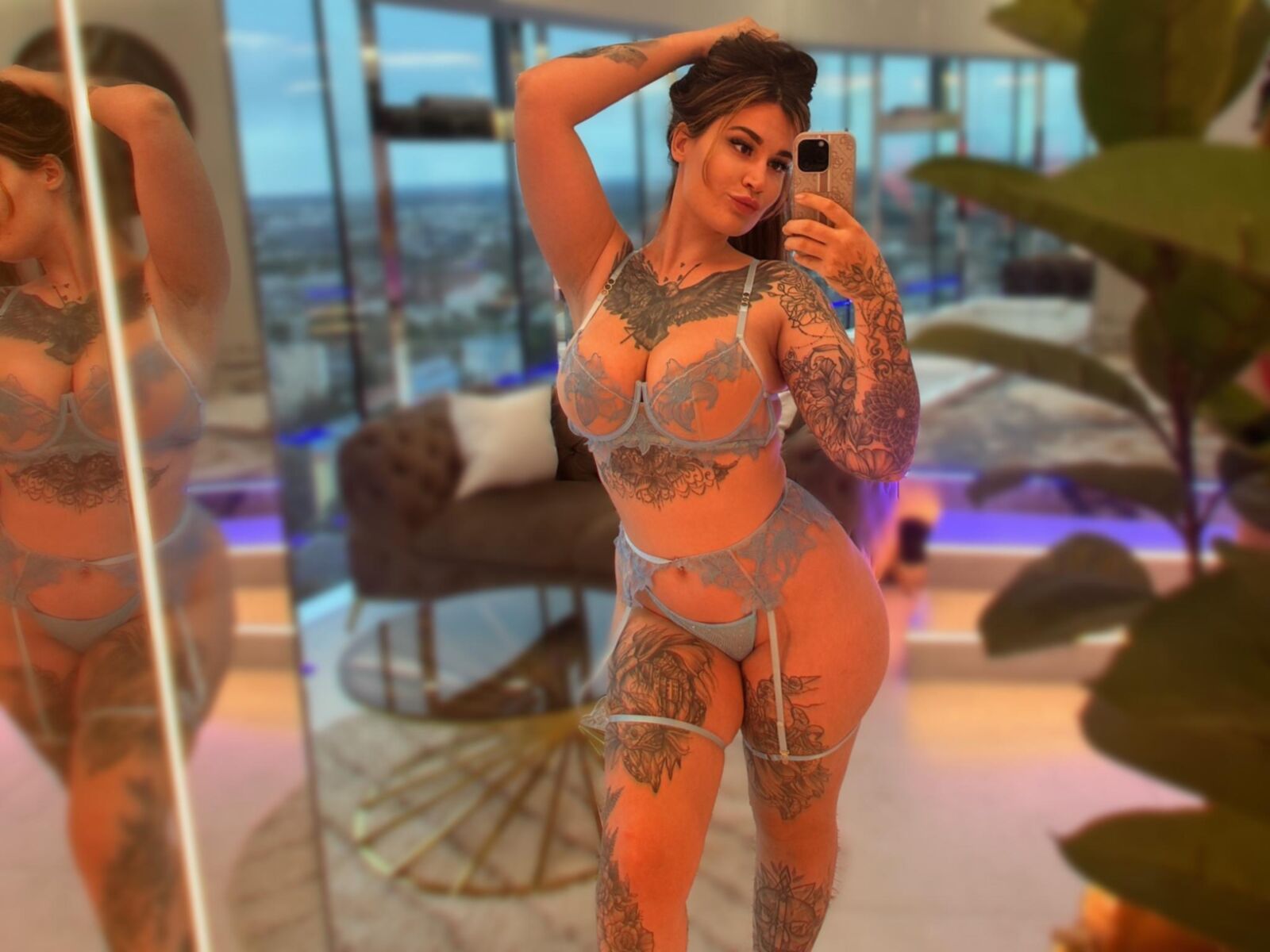 BUSTY ALIA WITH TATS