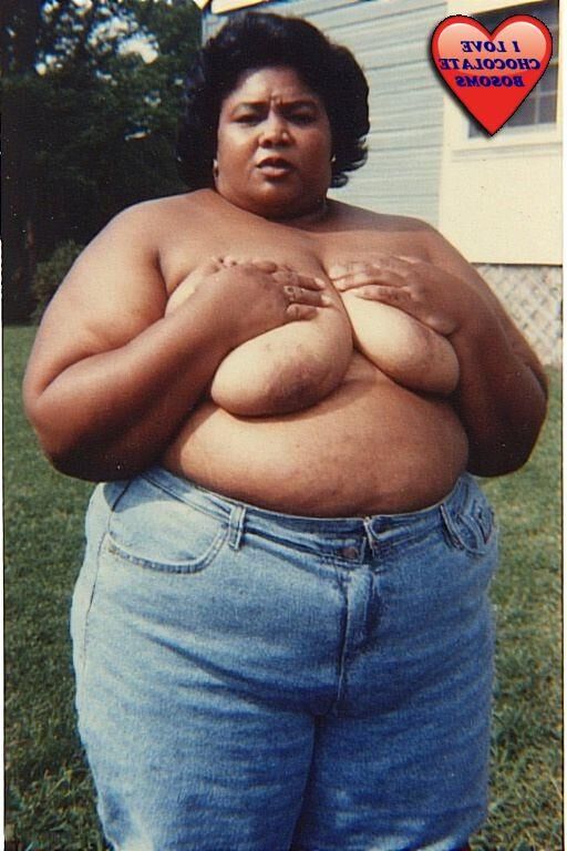 Grandes dames avec des seins de chocolat