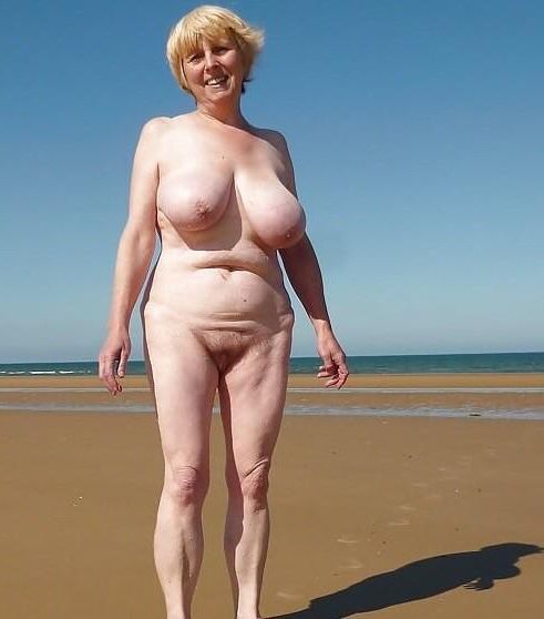GRAND BOOBEDED BLIDE NUDIST GRANNY