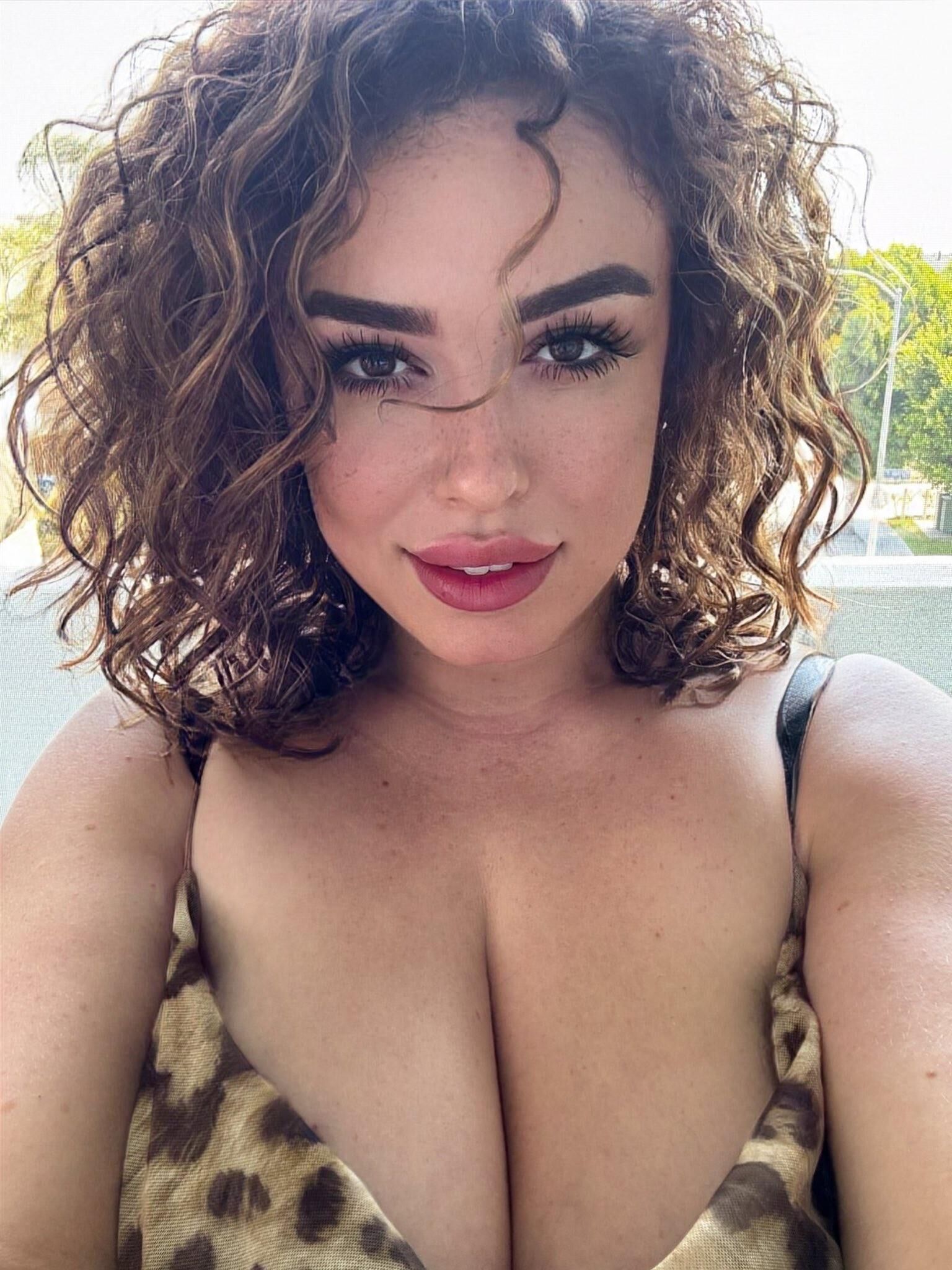 Santana Big Butt Big Tits Gorgeous Brazilian Milf Mixed Hot Shot