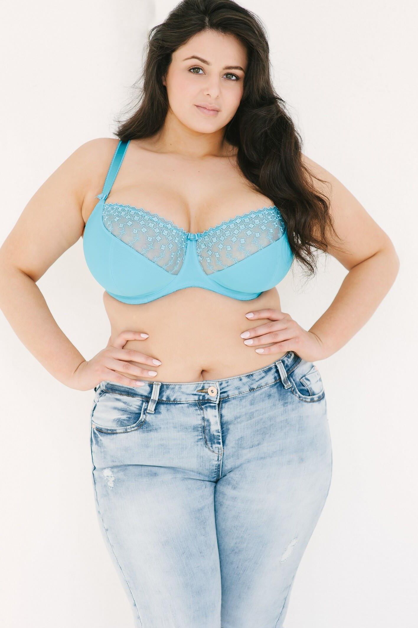 Sophia Adams UK Plus Size Model
