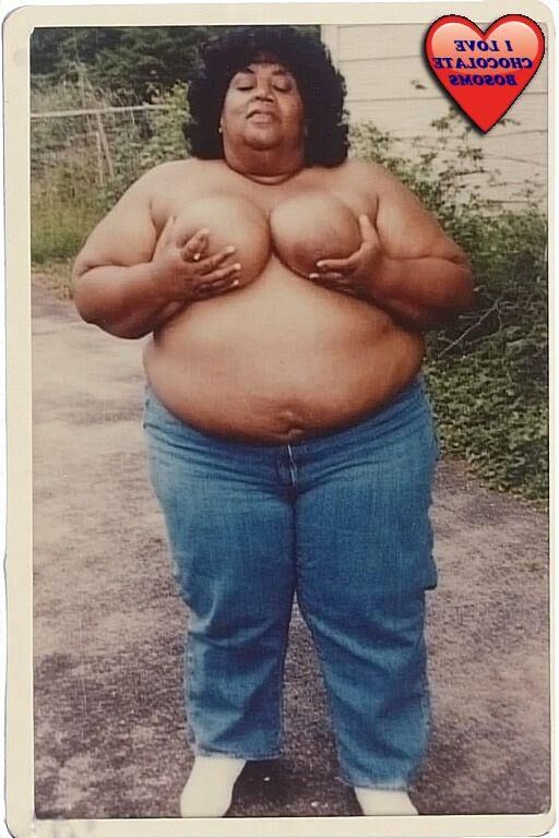 Grandes dames avec des seins de chocolat