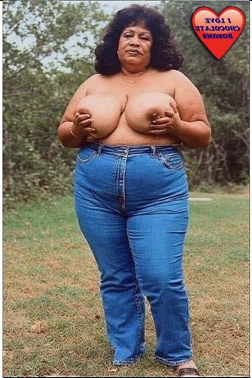 Grandes dames avec des seins de chocolat