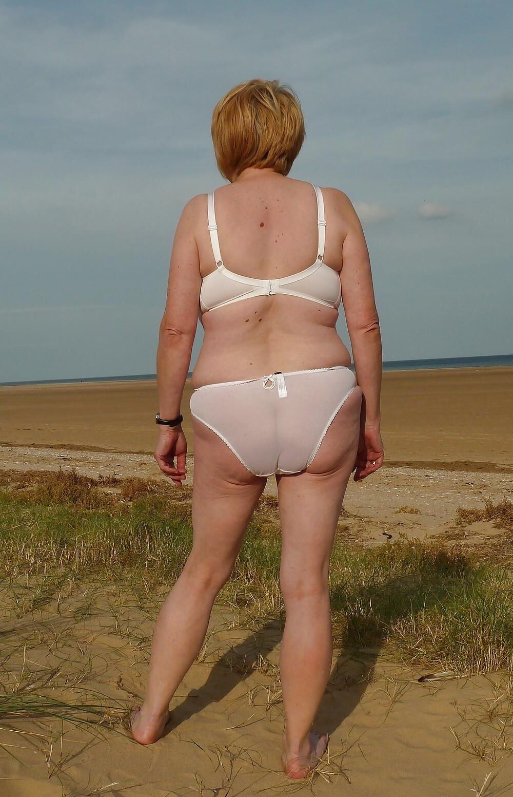 GRAND BOOBEDED BLIDE NUDIST GRANNY