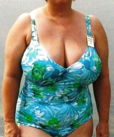 Tits de maillot de bain à rupture supérieure spéciale mature