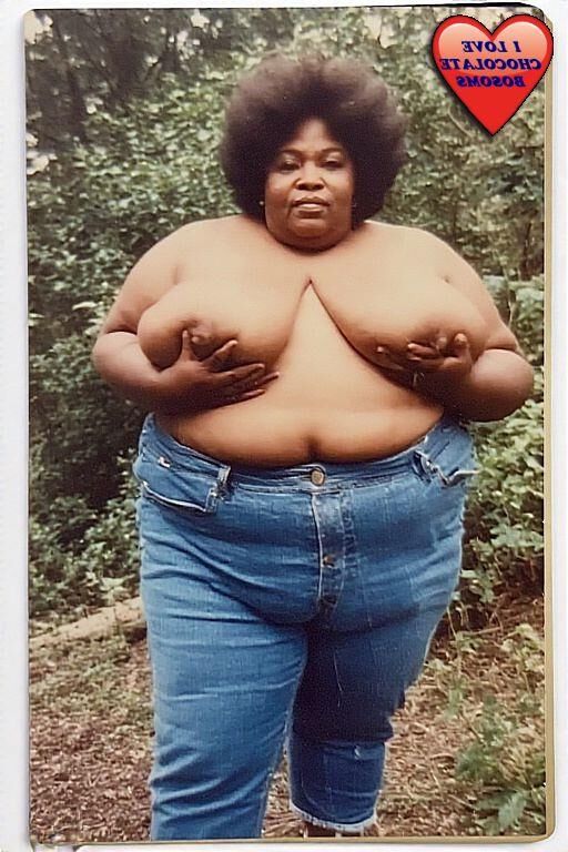 Grandes dames avec des seins de chocolat