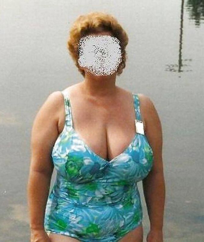 Tits de maillot de bain à rupture supérieure spéciale mature