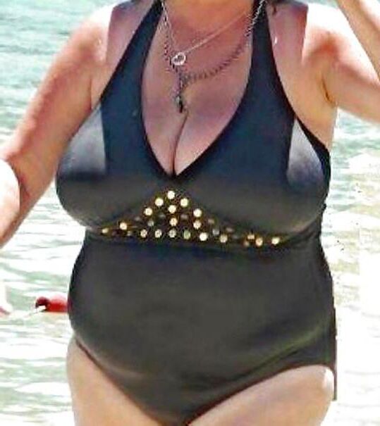 Tits de maillot de bain à rupture supérieure spéciale mature