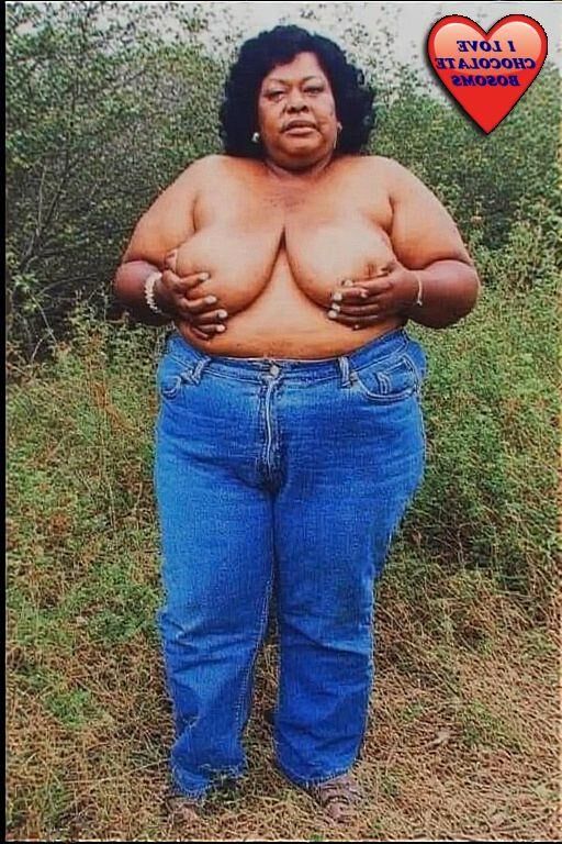 Grandes dames avec des seins de chocolat