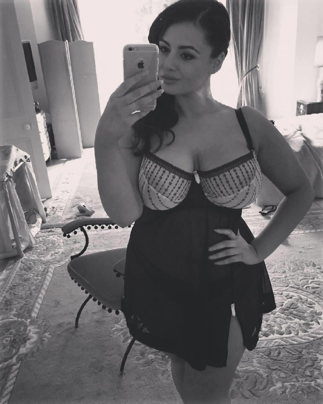 Sophia Adams UK Plus Size Model