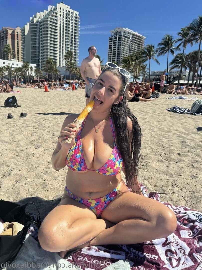 Madison Huge Boobs Big Ass Beauty Brunette Girl Mixed Hot Shots