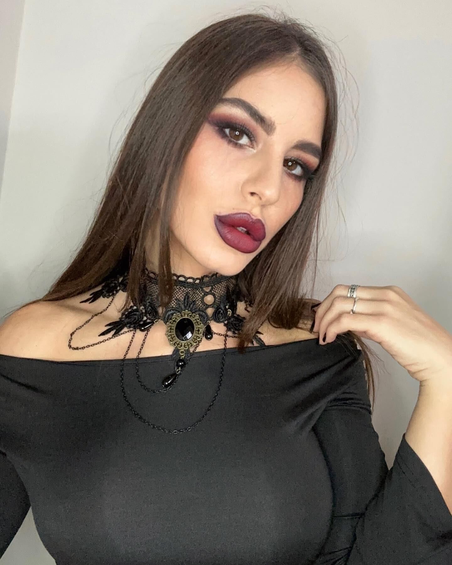 Srbija/Strane, Thots, Klinke, Moj Ukus/Sérvio/Outro Adolescente/My Taste