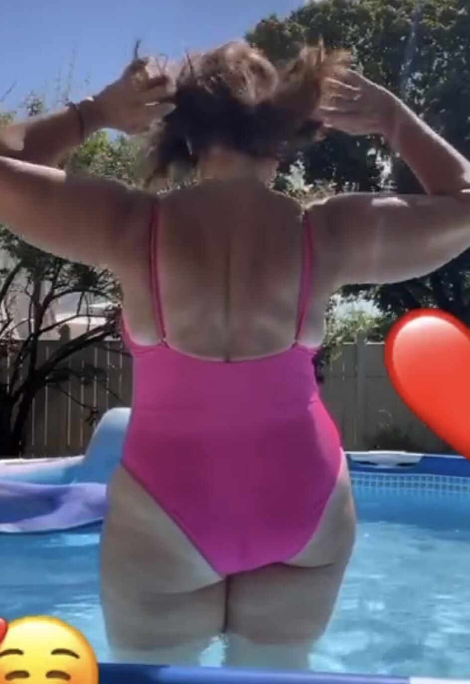Sandy Mama Nnude
