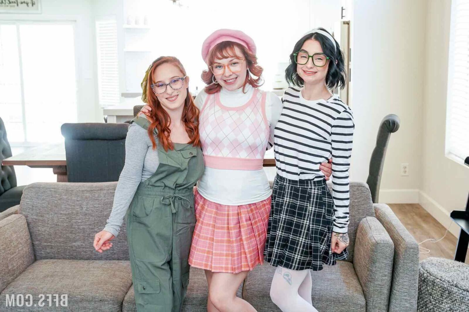 BFFS Ava Sinclair чертовски отличные девушки день