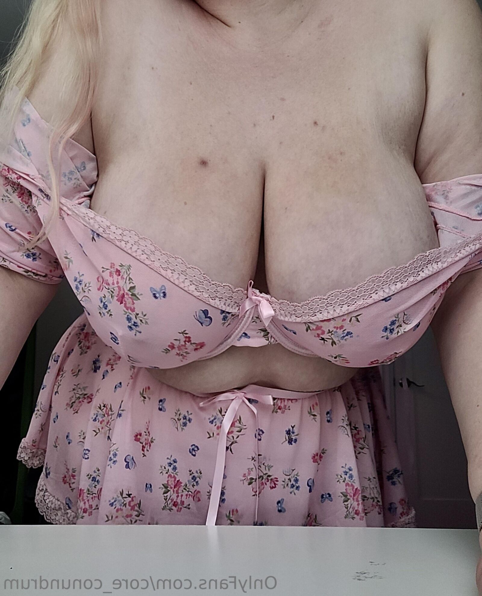 Core Big Ass Huge Boobs Blonde BBW Girl Mixed Hot Photos