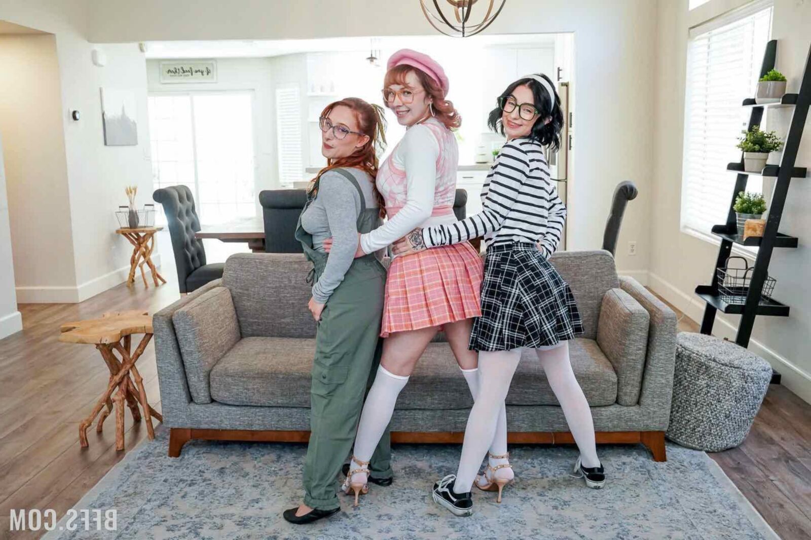 BFFS Ava Sinclair чертовски отличные девушки день