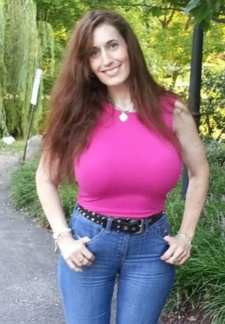 Busty Women 