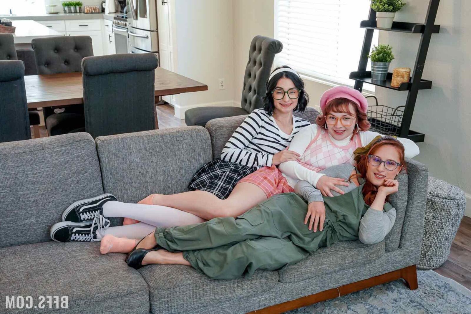 BFFS Ava Sinclair чертовски отличные девушки день