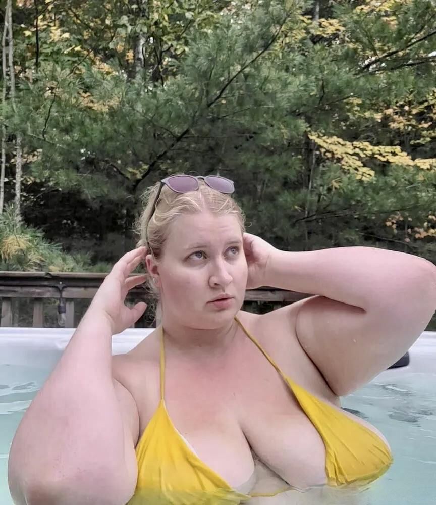 Core Big Ass Huge Boobs Blonde BBW Girl Mixed Hot Photos
