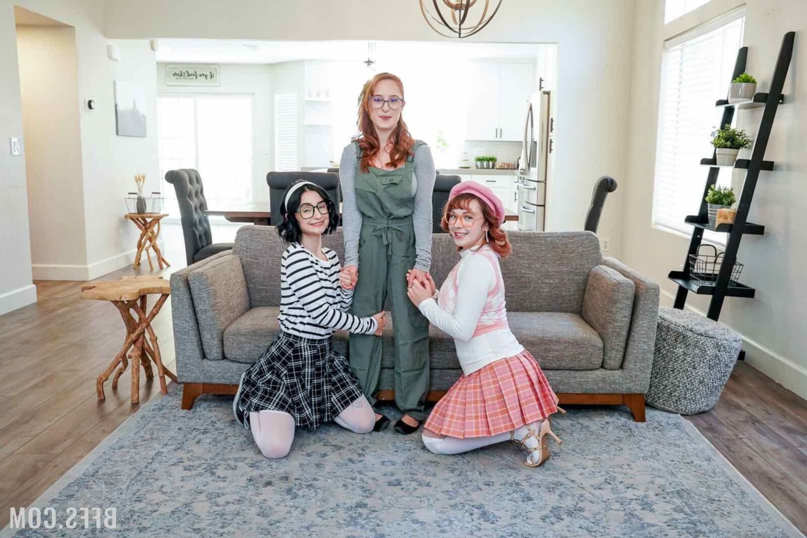 BFFS Ava Sinclair чертовски отличные девушки день