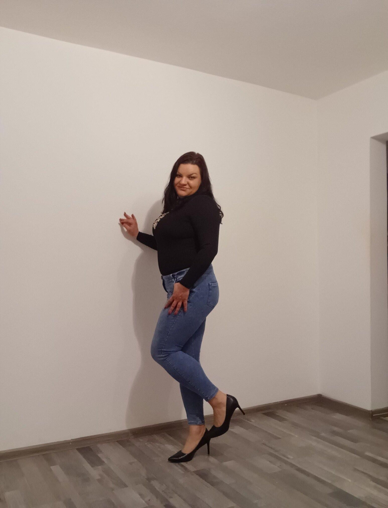  	 Oana a ugly MILF from Romania P.