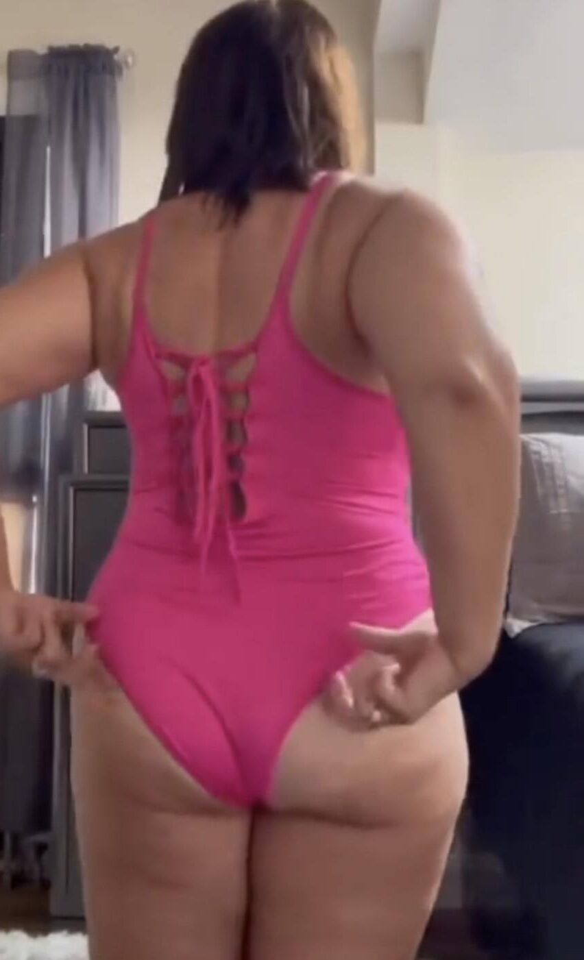 Sandy Mama Nnude
