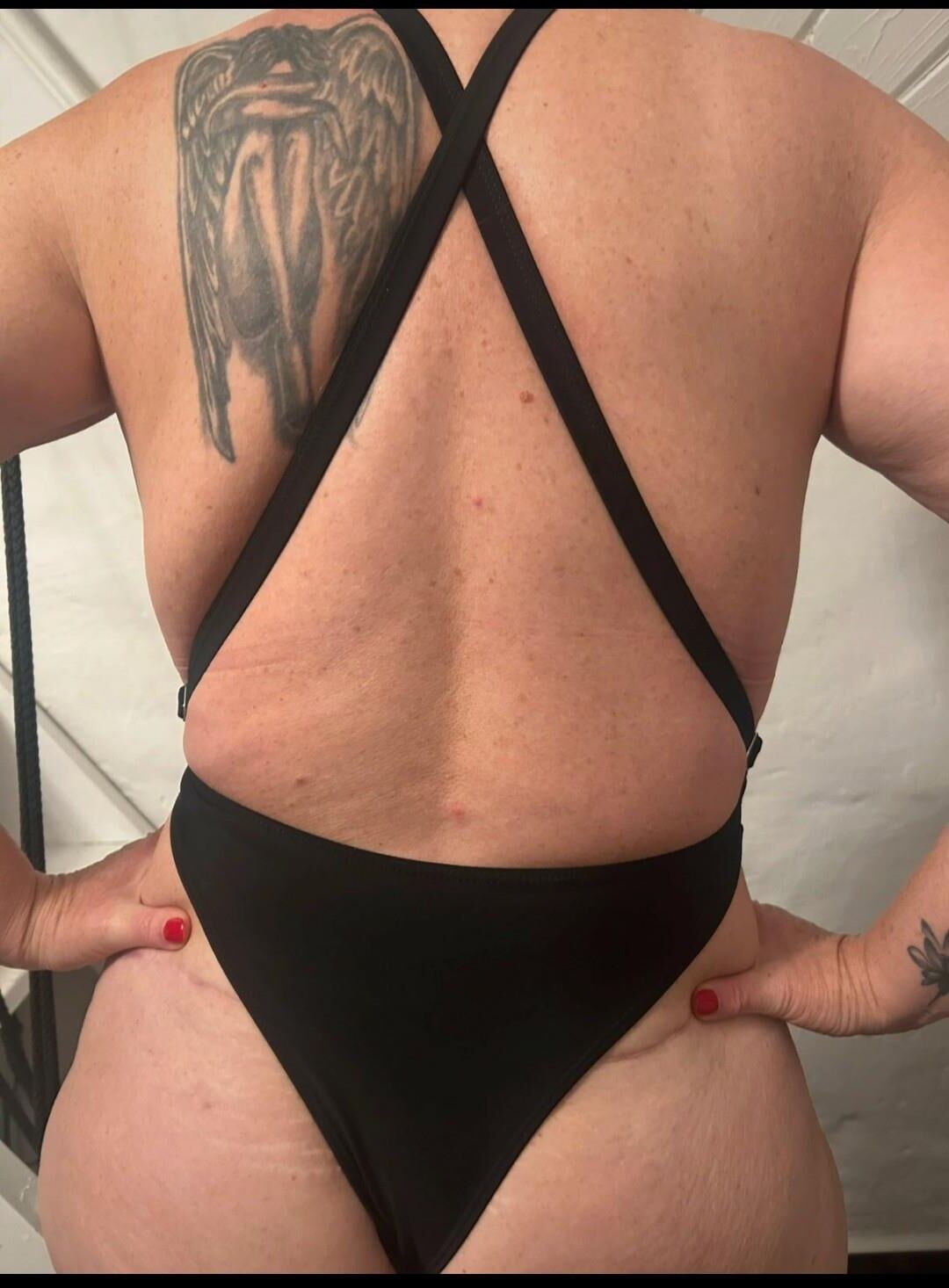 [Nn] Cadelas sexy de vinte que traz Tingle para minha cozinheira