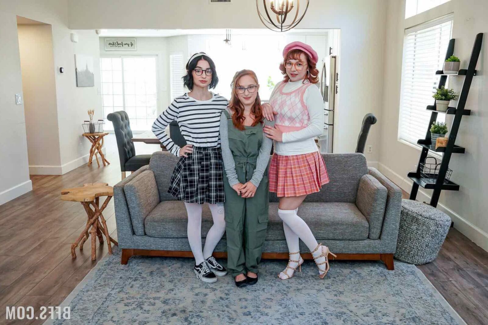 BFFS Ava Sinclair чертовски отличные девушки день