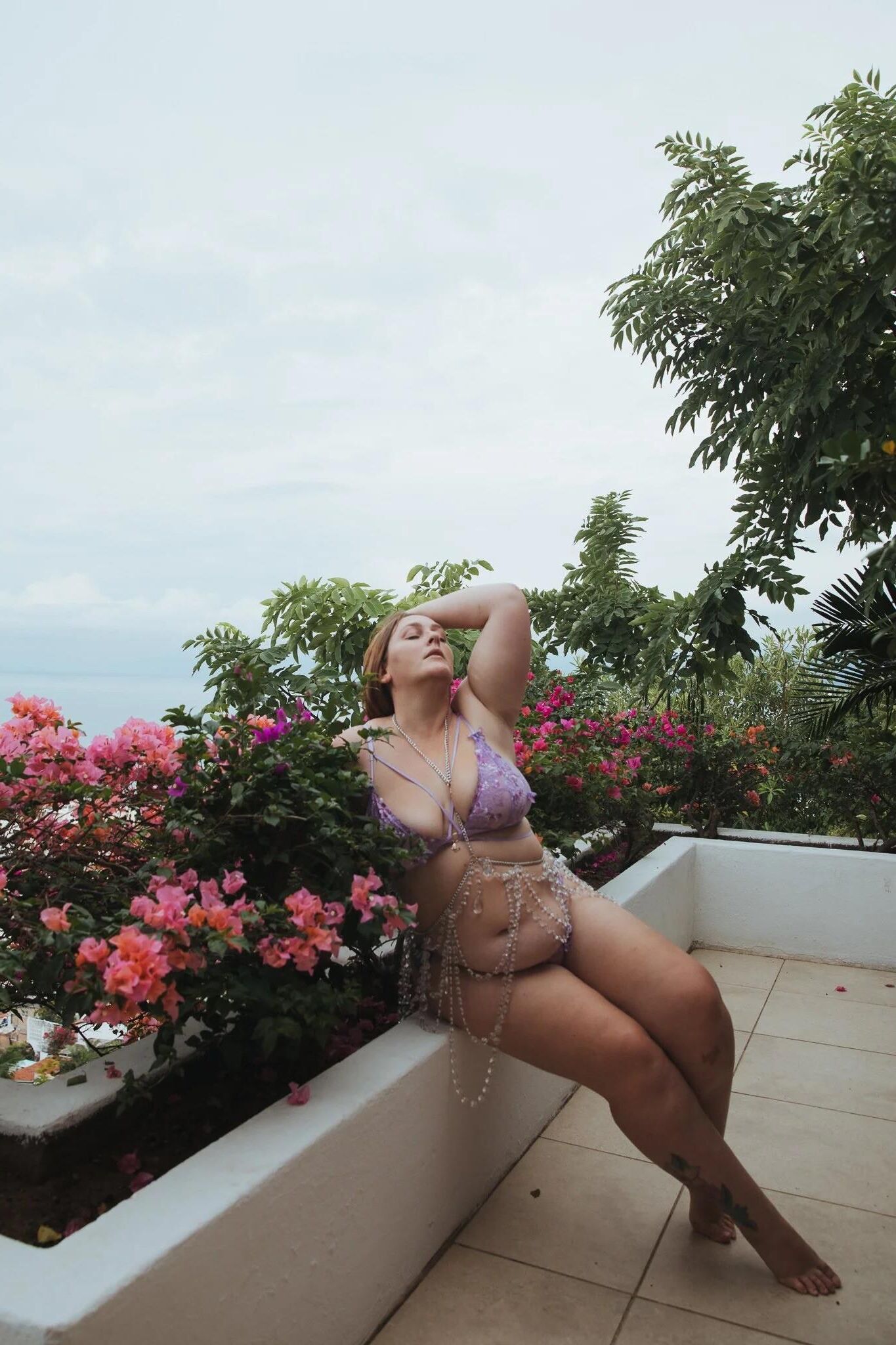 Nicole Nu Curvy Model