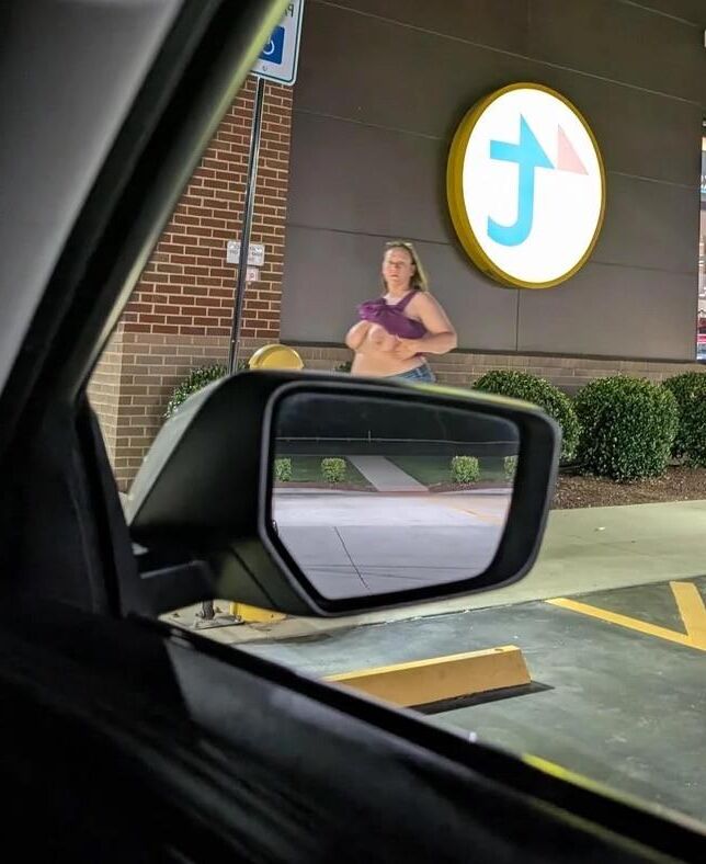 BBW exhib outdoor wife