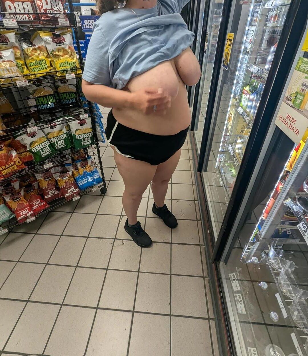 BBW exhib outdoor wife