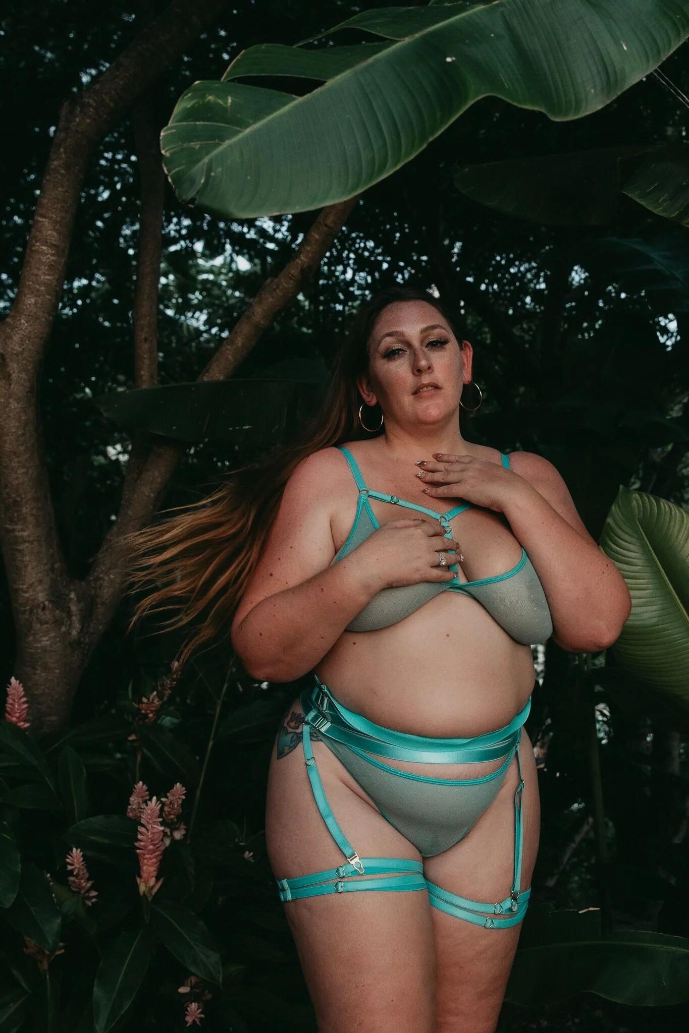 Nicole Nu Curvy Model