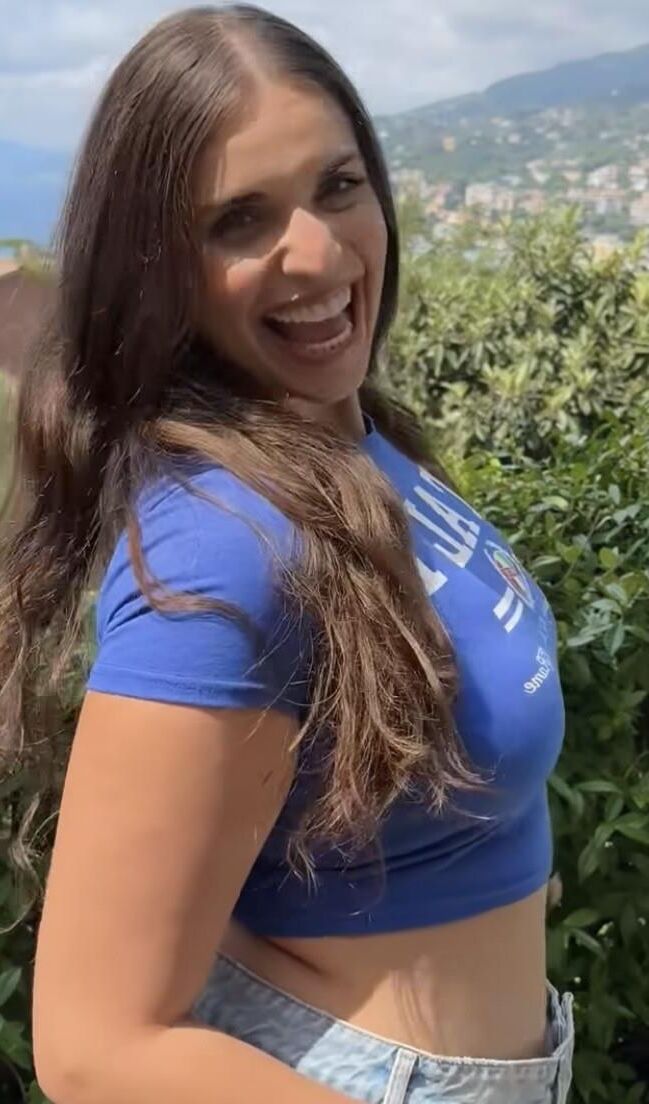 Luscious Ava M