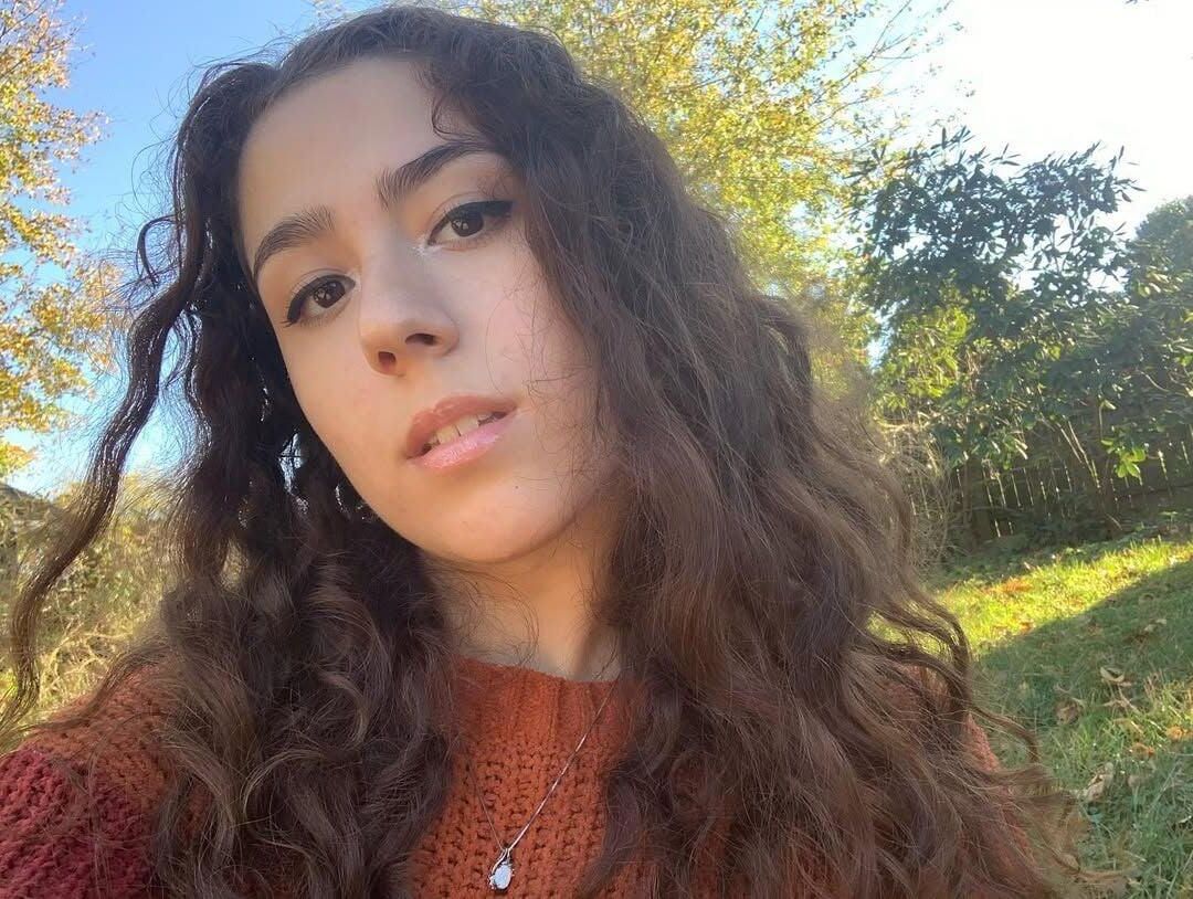  yo american Slut Haley would love to ride/fuck men and horses