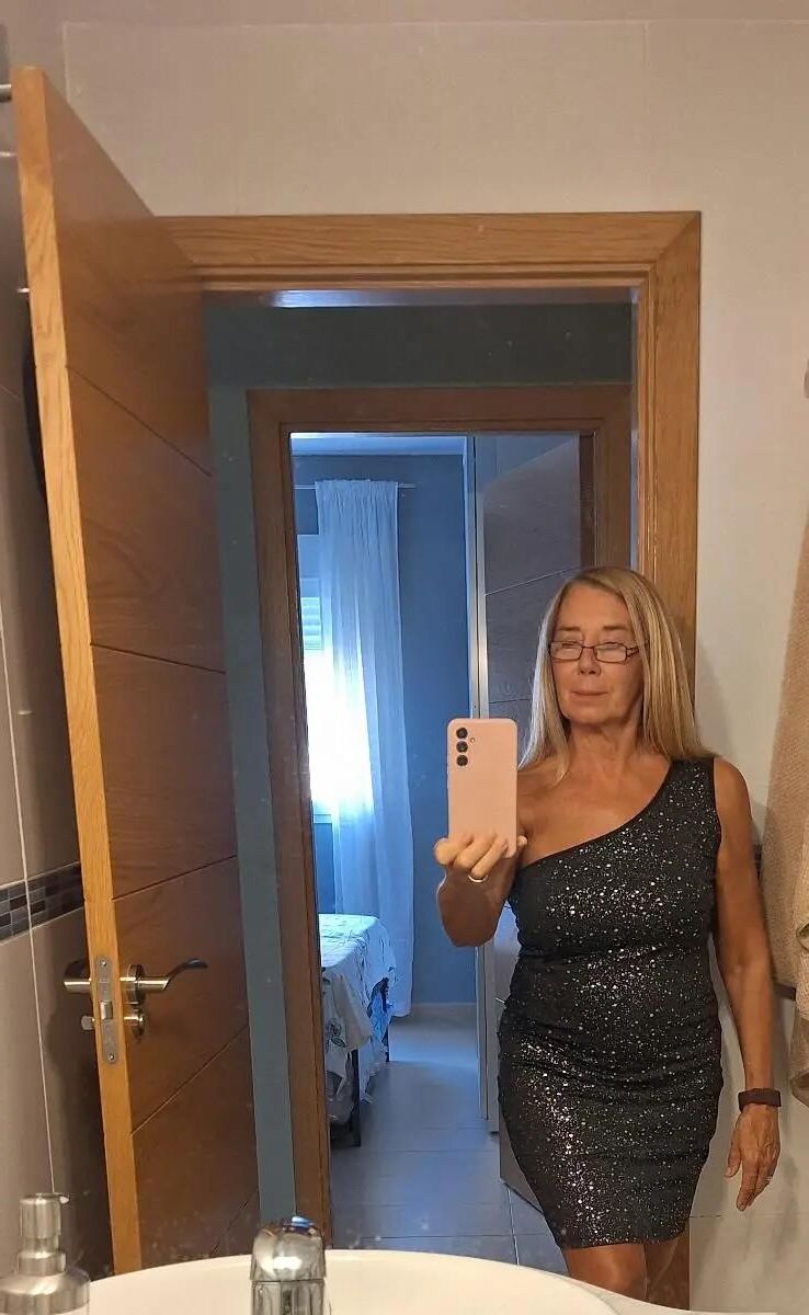 sexy mature gilf slut 