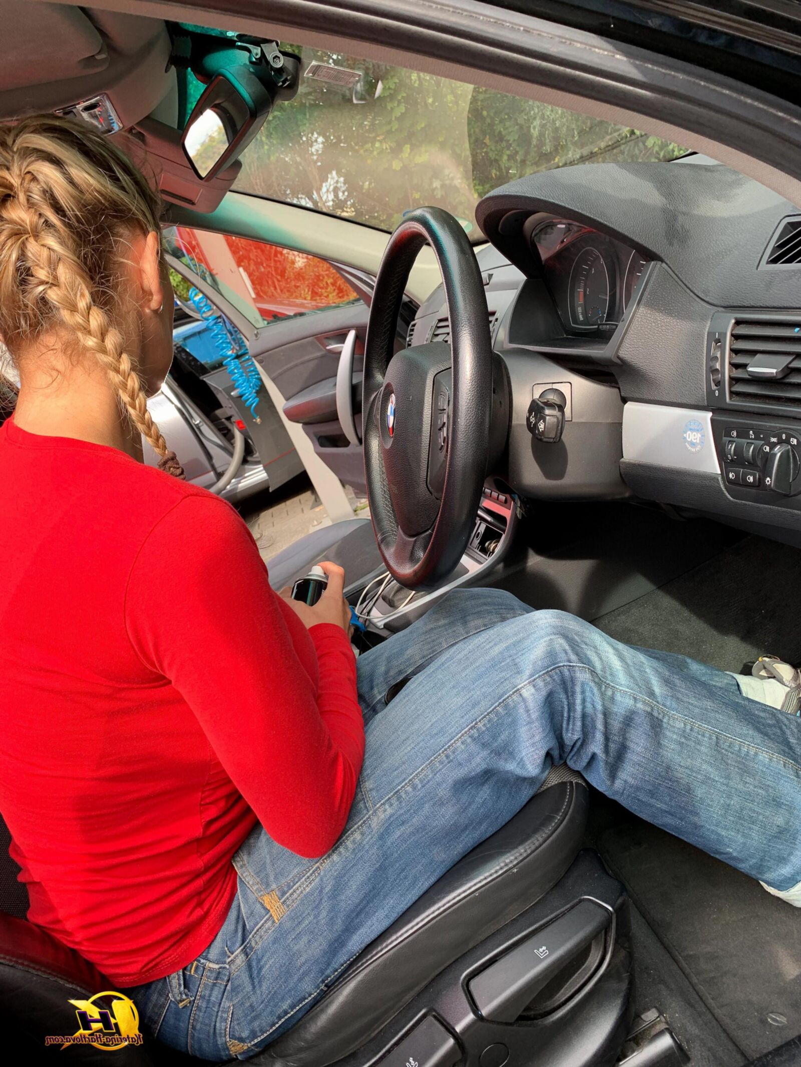 KaterinaHartlova KATERINA Cleaning car at gas station