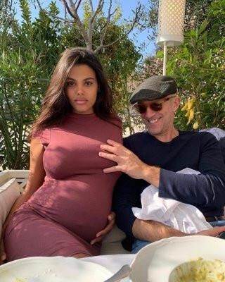 Putes a gros nichons insulte commentaire tits boobs slut salope
