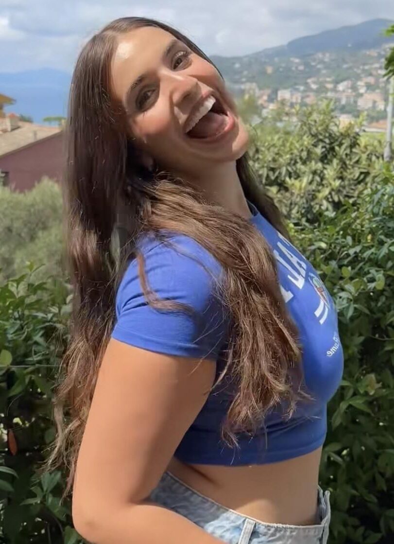 Luscious Ava M