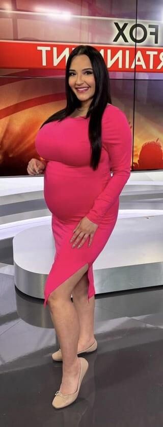 巨大なおっぱいテレビラティーナは今、巨大なメロンで！