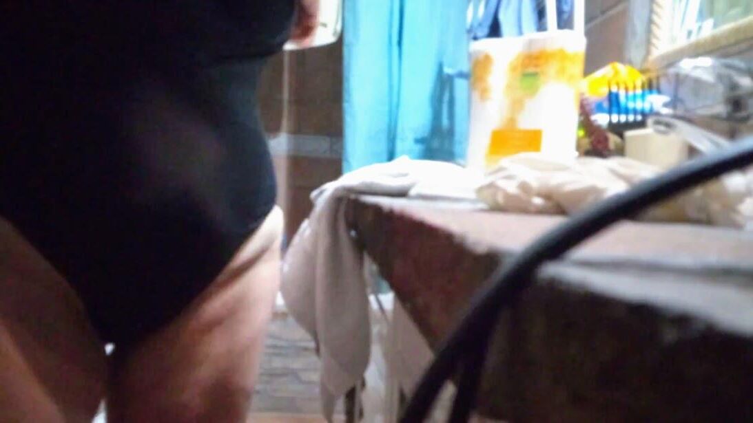 成熟した毛むくじゃらの大きなおっぱい