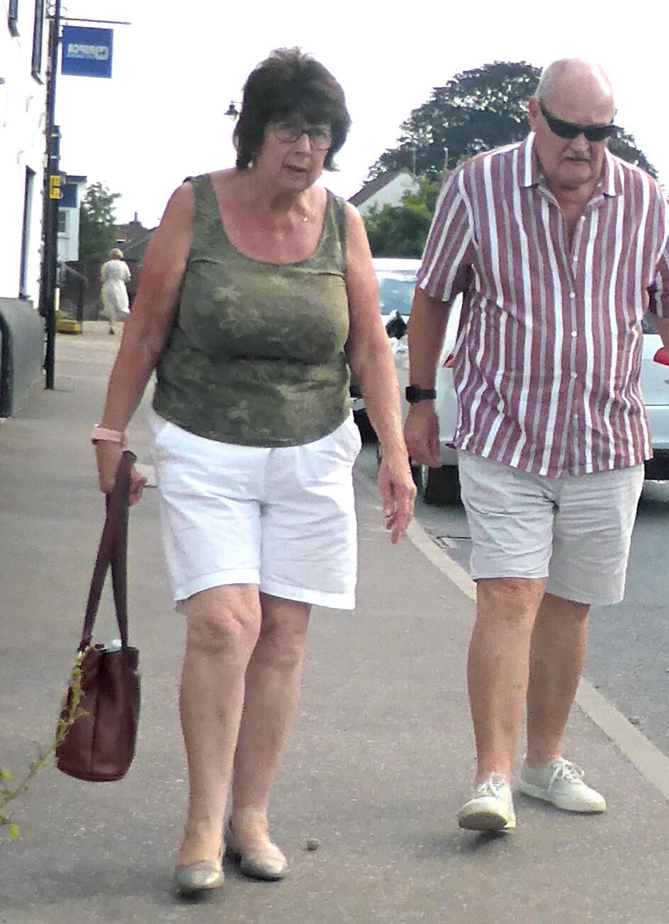 Summer Candid Creeps Busty Granny Full Tits Extended Gallery