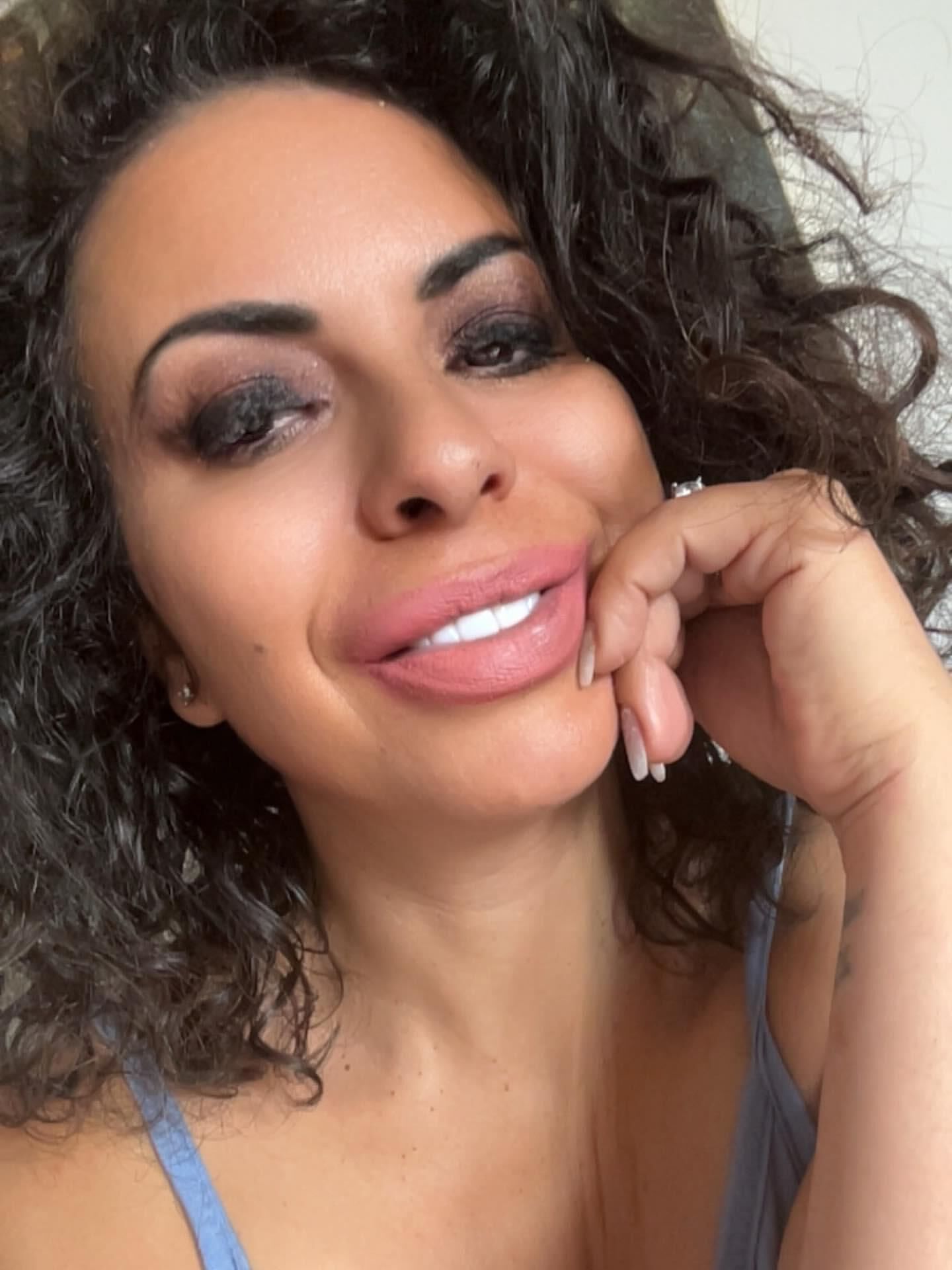 Sofia French Milf riesige Titten Nibards de Folie