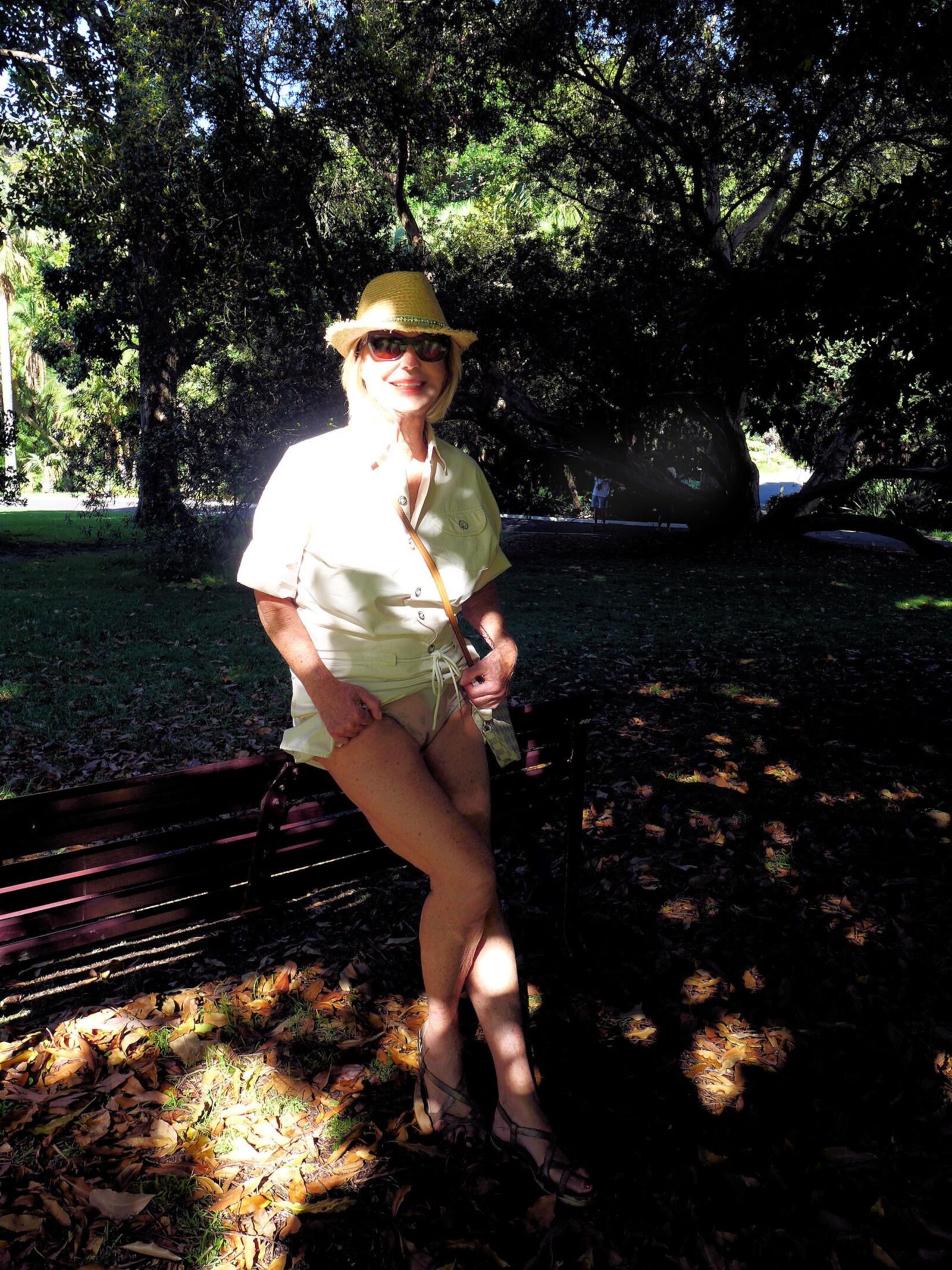 GARDENS and PARKS: LOVELY LADY DIANE nude OUTDOORS!