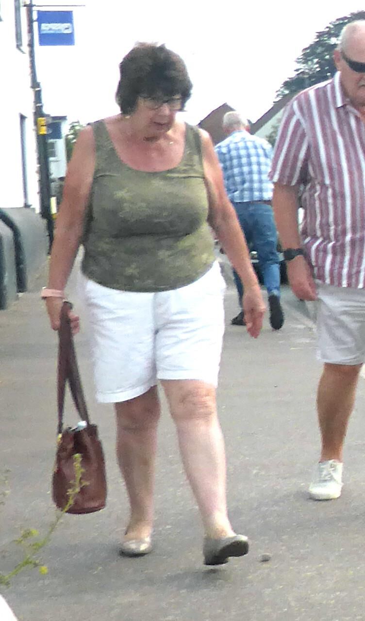 Summer Candid Creeps Busty Granny Full Tits Extended Gallery