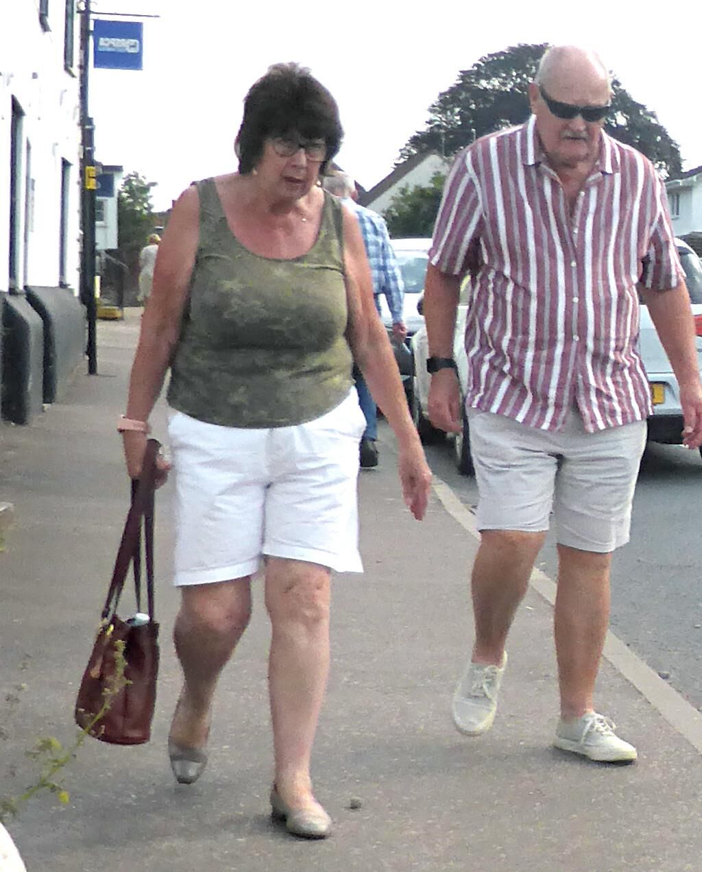 Summer Candid Creeps Busty Granny Full Tits Extended Gallery