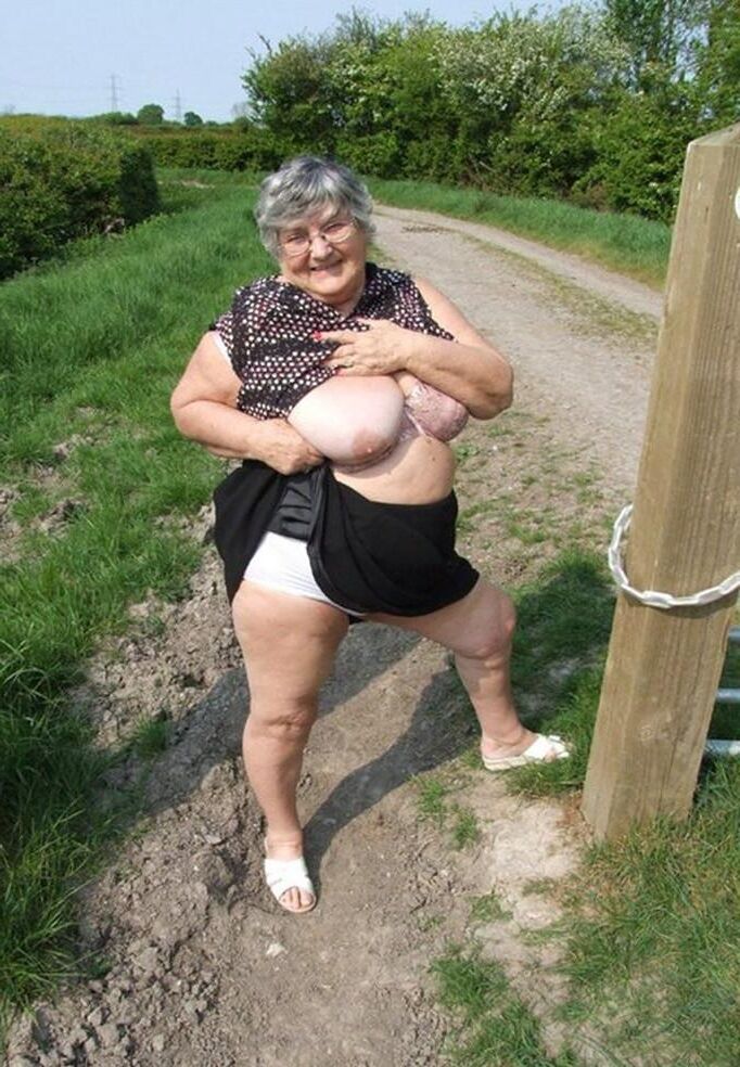 Mamie Grosse Truie se Ballade en Campagne
