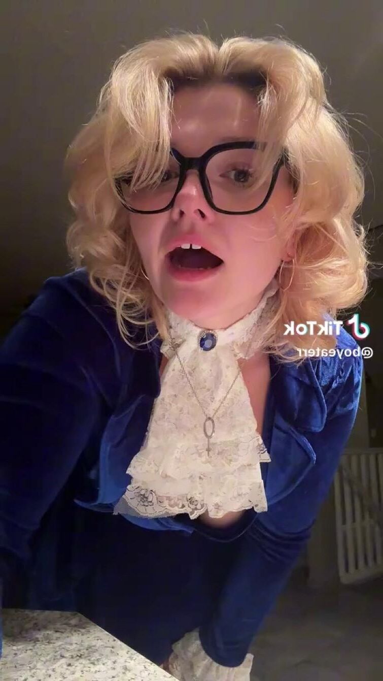Boy Lover Big Butt Big Tits Beauty Blonde TikToker Girl Hot Shot