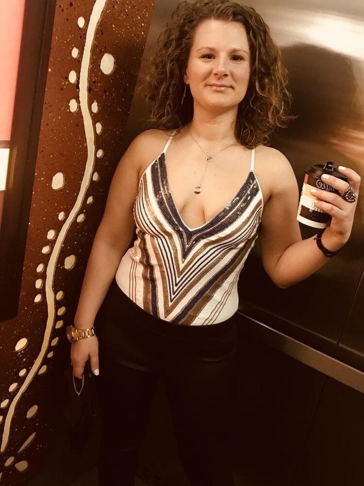 .......,,,......... SLUT WIFE AMANDA .....,,,,,