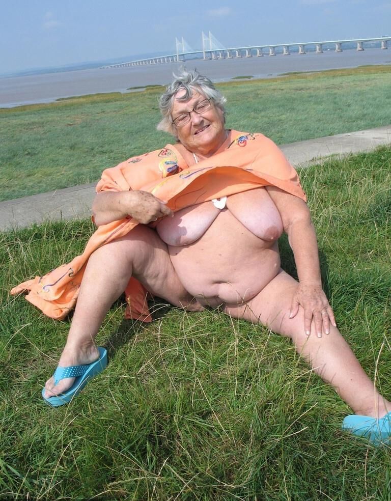 Mamie Grosse Truie Aime l'Air de la Mer
